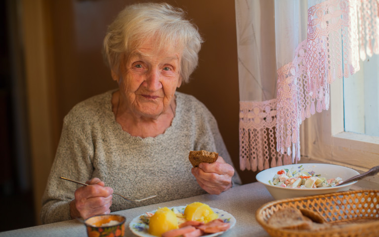 senior et maaltijd