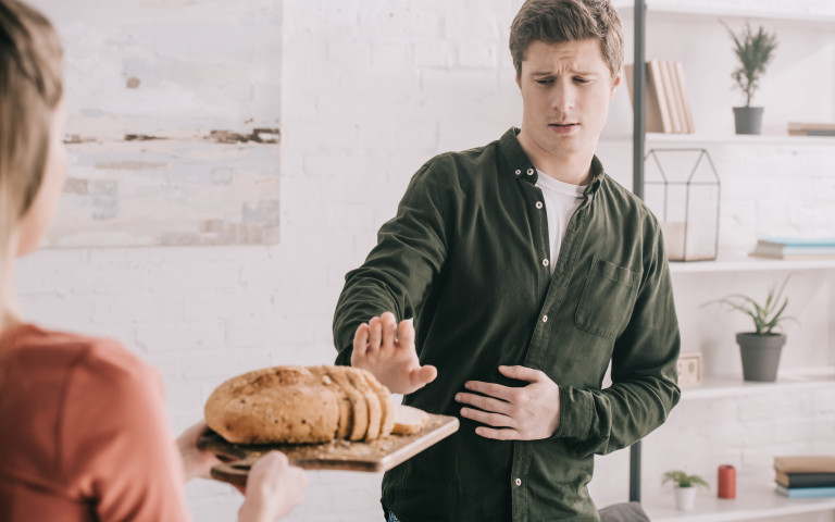 Man wil geen brood eten en grijpt naar de maag