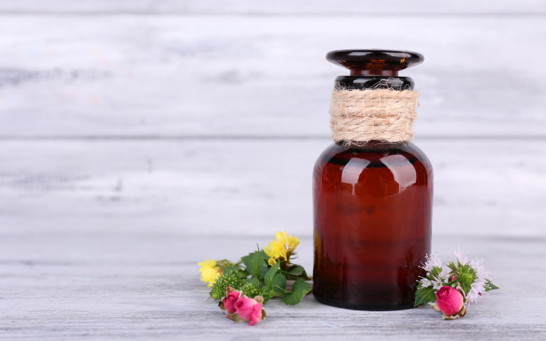 Donker flesje met homeopathisch geneesmiddel