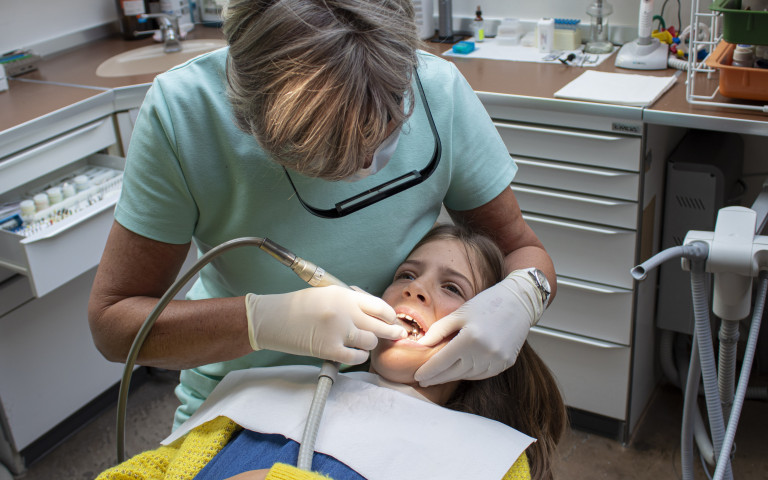 Kind bij tandarts