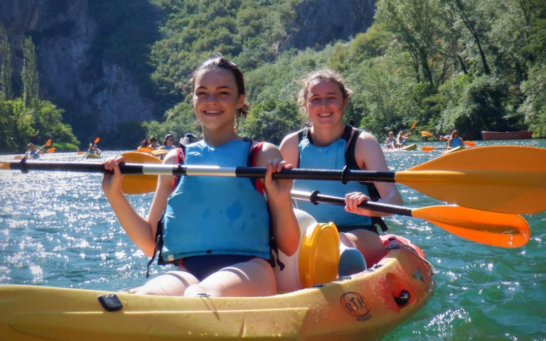 Crejaksie terugblik zomer 2022 meisjes op kano