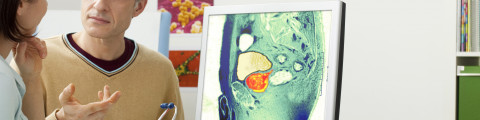 man bij dokter voor prostaatonderzoek