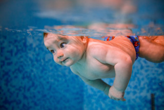 bébé nage